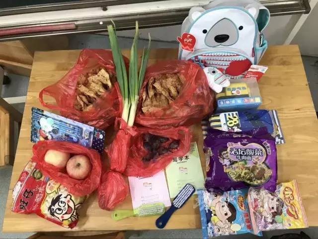背包内的食物 背包内的食物